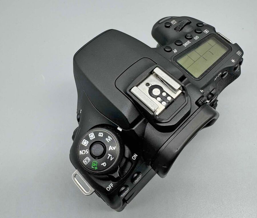 Canon EOS 90D 32.5 MP Digital SLR DSLR Camera Body - Shutter Count: 9,000