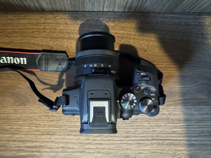 Canon EOS R10 Mirrorless Camera with RF-S 18-45 f/4.5-6.3 IS STM Lens - Black