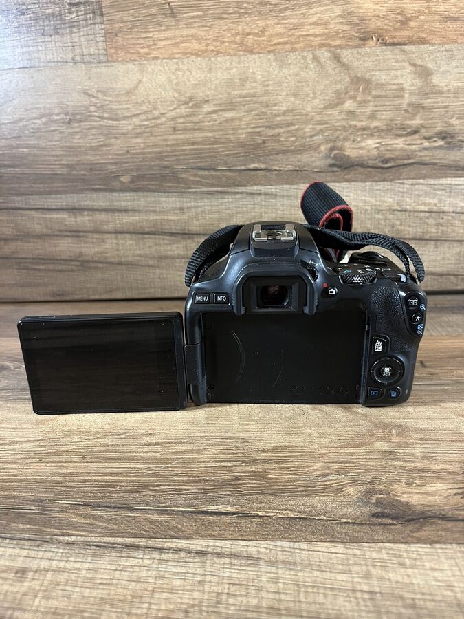 Canon EOS 250D 24.1MP Digital SLR Camera W/ 18-55mm f/3.5-5.6 III Lens & Charger