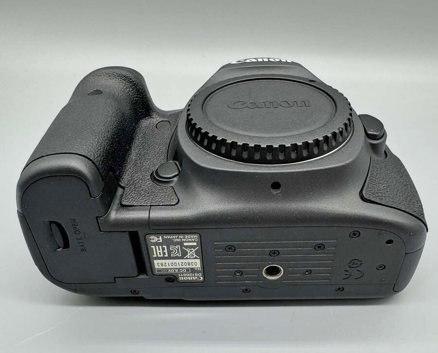 Canon EOS 5DsR 50.6MP Digital SLR Camera Body